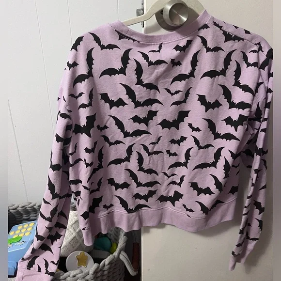 SeaWorld Parks Bat Print T-Shirt - Picture 2 of 3